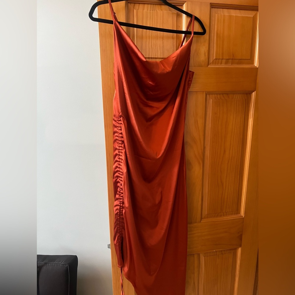 Lyaner satin spaghetti straps ruch cocktail midi dress